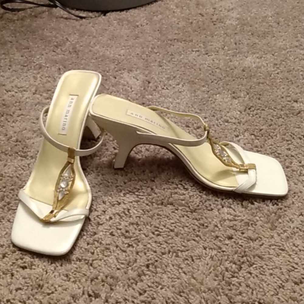 Leather White, 2"heel, gemstone, gold chain Spine